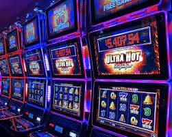 Dashboard aplikasi nadim.togel menampilkan berbagai kategori permainan kasino, sportsbook, dan slot